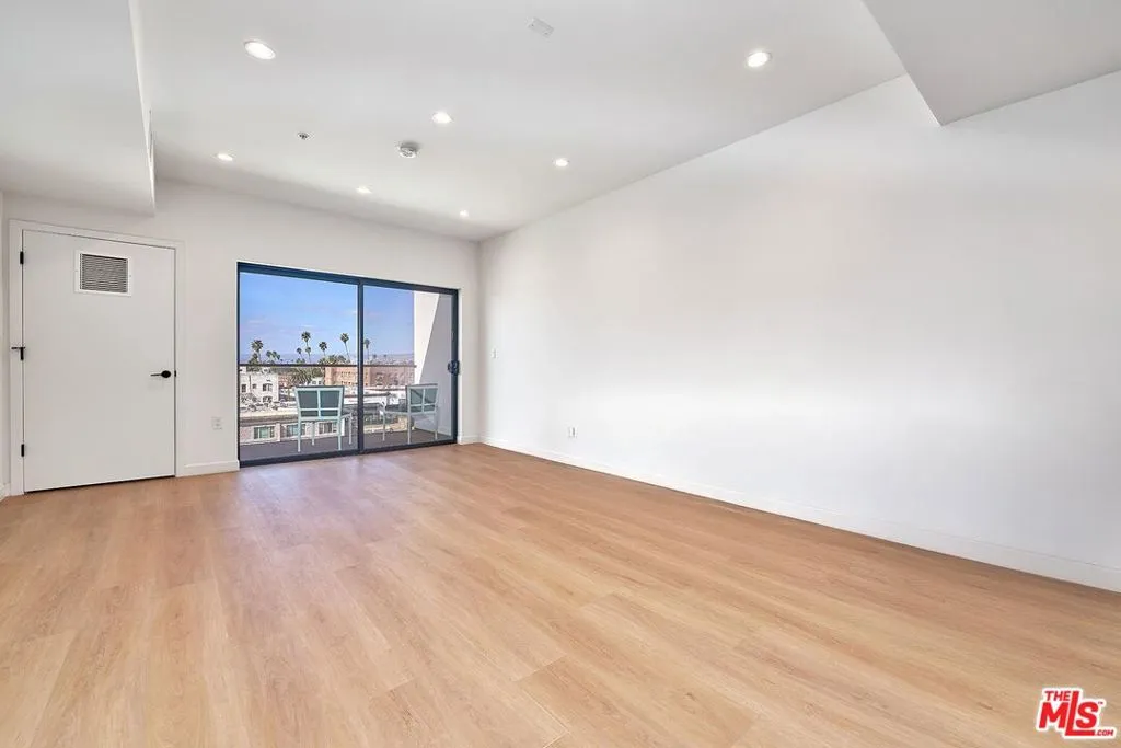 321 S Oxford Avenue 305, Los Angeles, California 90010 home-pic-19